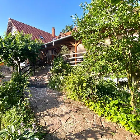 Goldschmiedt Vendeghaz Konukevi Palkove