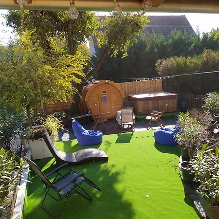 Konukevi Goldschmiedt Vendeghaz 3*