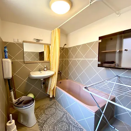 Goldschmiedt Vendeghaz Konukevi Palkove