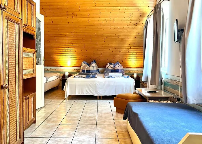 Goldschmiedt Vendeghaz Affittacamere 3*